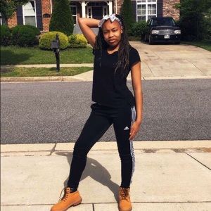 Meet your Posher, Olivia